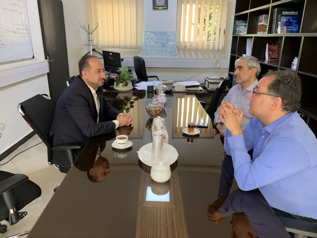 قول مساعدت مسئولین سازمان برنامه و بودجه در خصوص میزان سهم استان از اعتبارات محرومیت زدایی قول مساعدت مسئولین سازمان برنامه و بودجه در خصوص میزان سهم استان از اعتبارات محرومیت زدایی