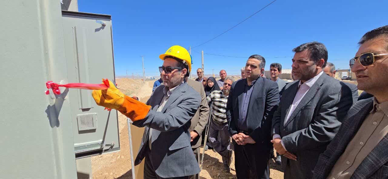 بهره برداری از پروژه برق رسانی به فاز نخست نهضت ملی مسکن قاینات بهره برداری از پروژه برق رسانی به فاز نخست نهضت ملی مسکن قاینات