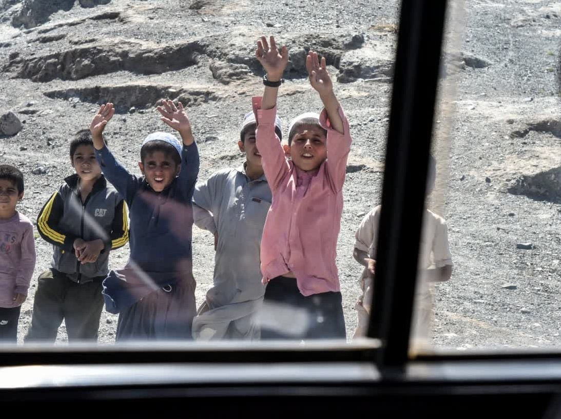 کمبود آب، نبود مدرسه و درمانگاه و آرزوهای ناتمام کودکان روستاهای مرزی خراسان جنوبی