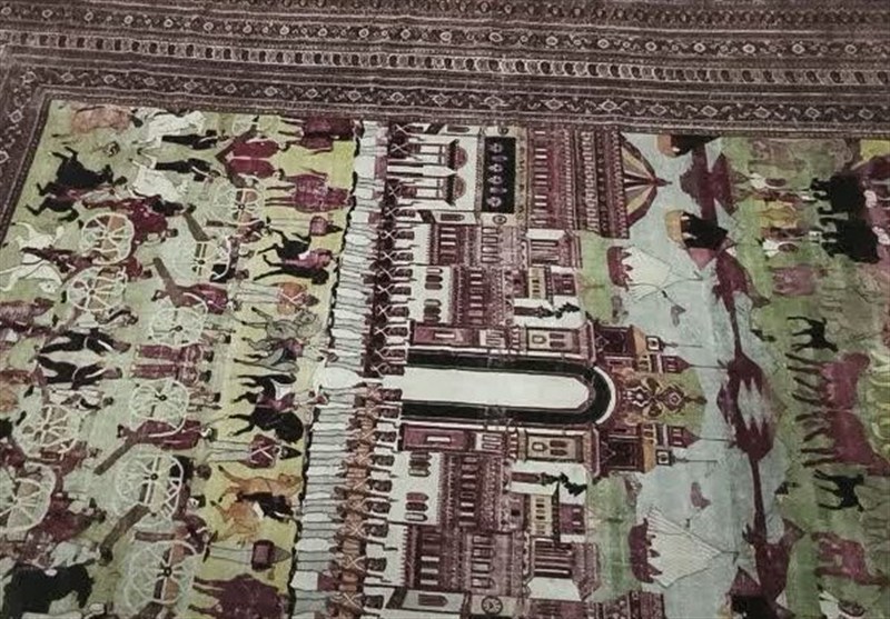 بزرگترین فرش تصویری ایران رونمایی شد بزرگترین فرش تصویری ایران رونمایی شد
