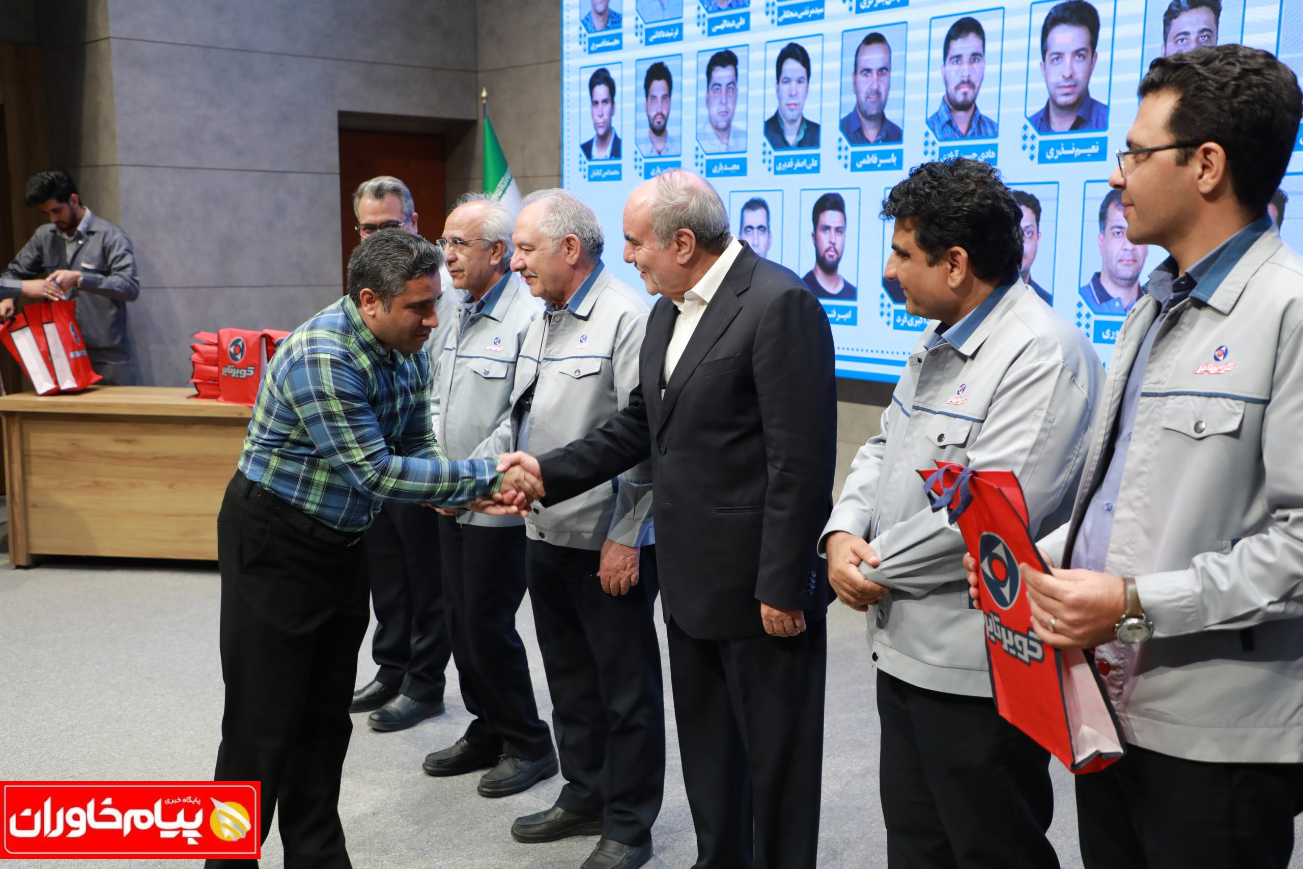 گزارش تصویری |جشن خانوادگی برترین‌های نظام پیشنهادها در کویرتایر