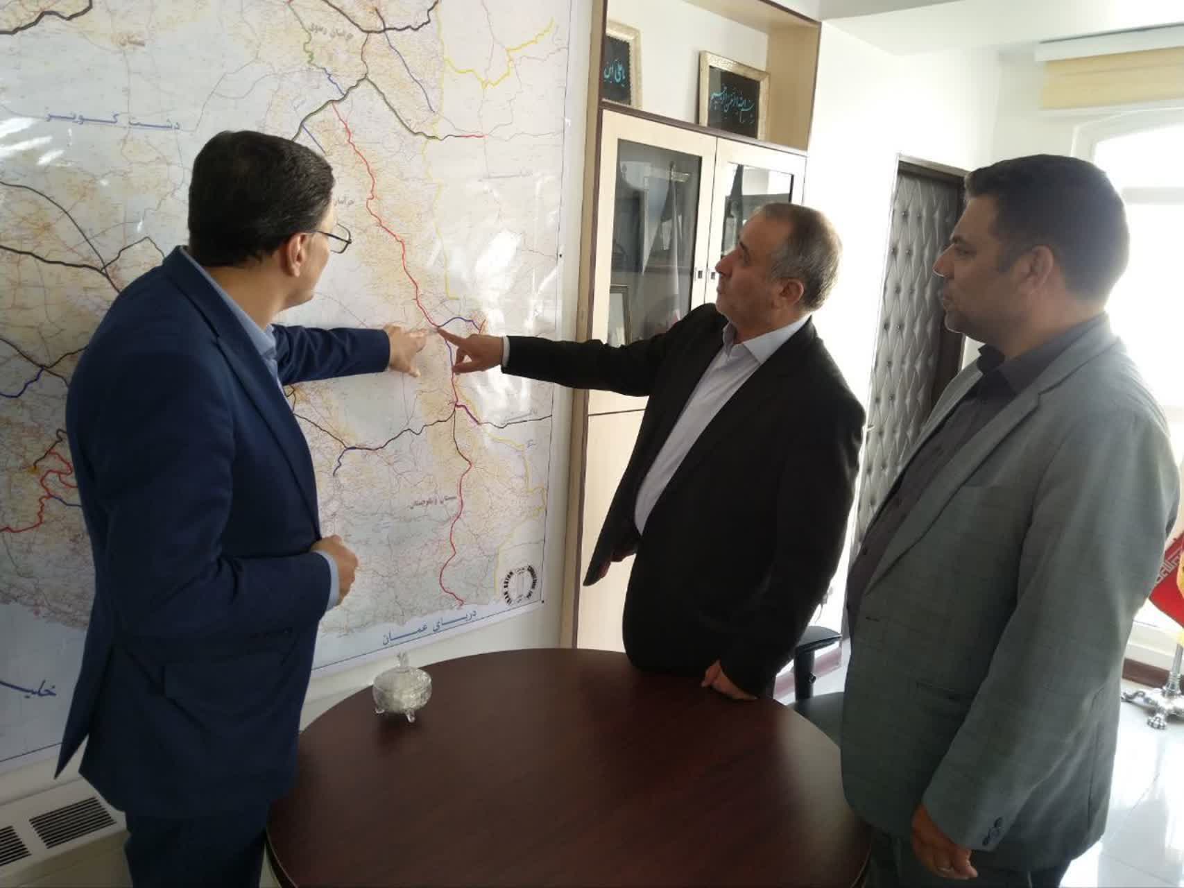 عملیات اجرایی ایستگاه‌های راه‌آهن بیرجند و قاین سریع‌تر آغاز شود