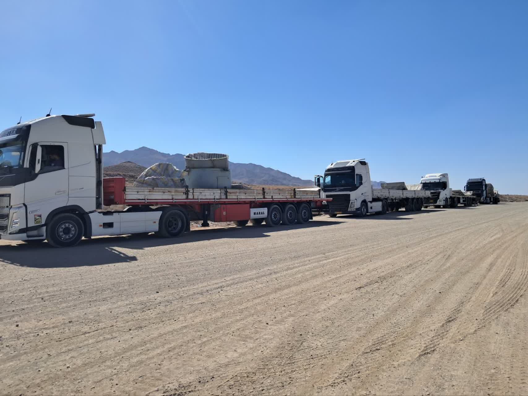 ورود نخستین محموله تجهیزات فراوری طلای خونیک به محل کارخانه