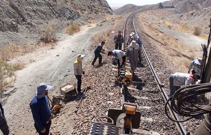 هزینه ۱۰۰ میلیارد تومانی برای تعویض ریل‌های فرسوده راه‌آهن شرق