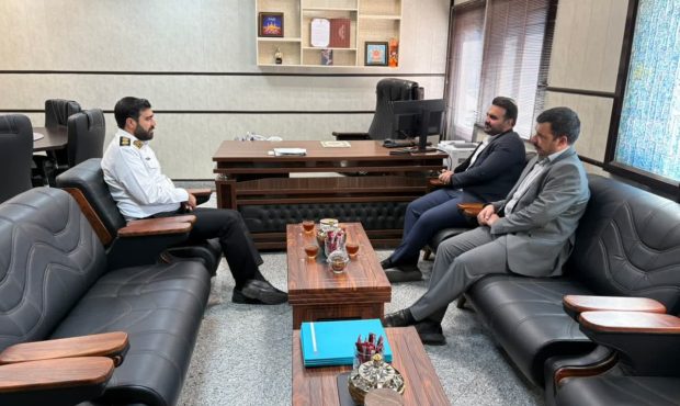دیدار مدیریت بیمه دی با رئیس پلیس راهور خراسان جنوبی و تجلیل از افسران برتر پلیس