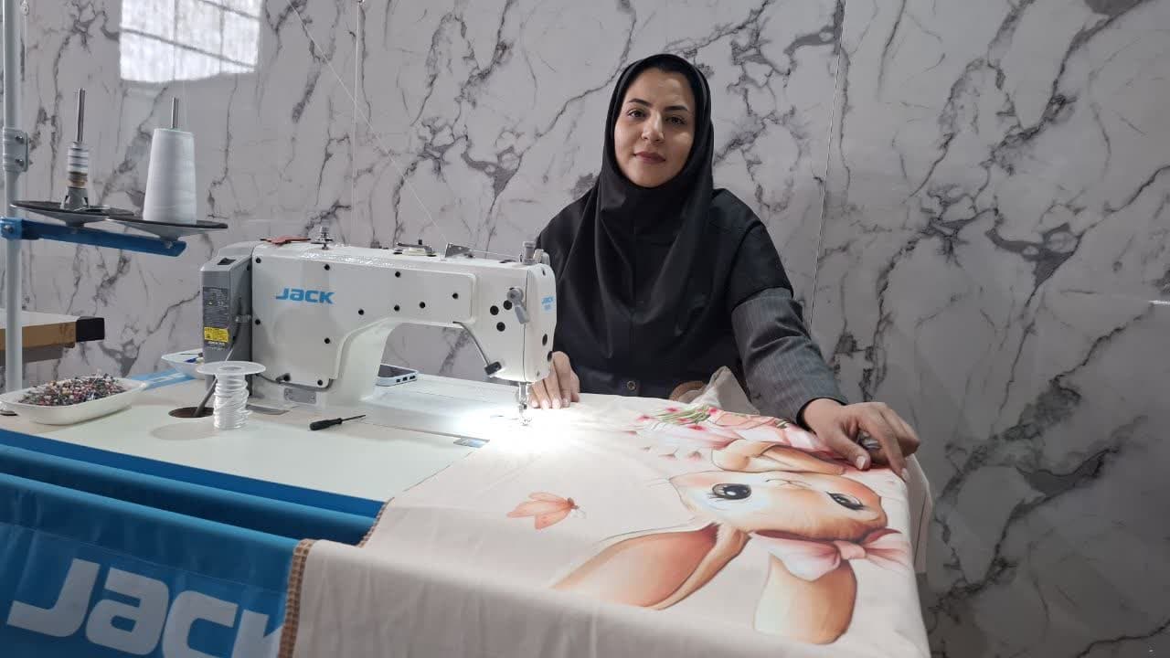 بازارچه‌ای که رؤیاها را خانه‌دار کرد؛ روایت دختری که از یک چرخ قرضی به کارآفرینی رسید