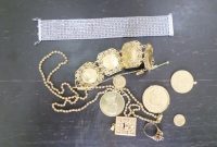 سارق طلاجات منزل در بيرجند دستگیر شد