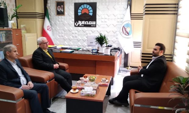 دیدار مدیر بیمه دی خراسان جنوبی با پیشکسوتان صنعت بیمه