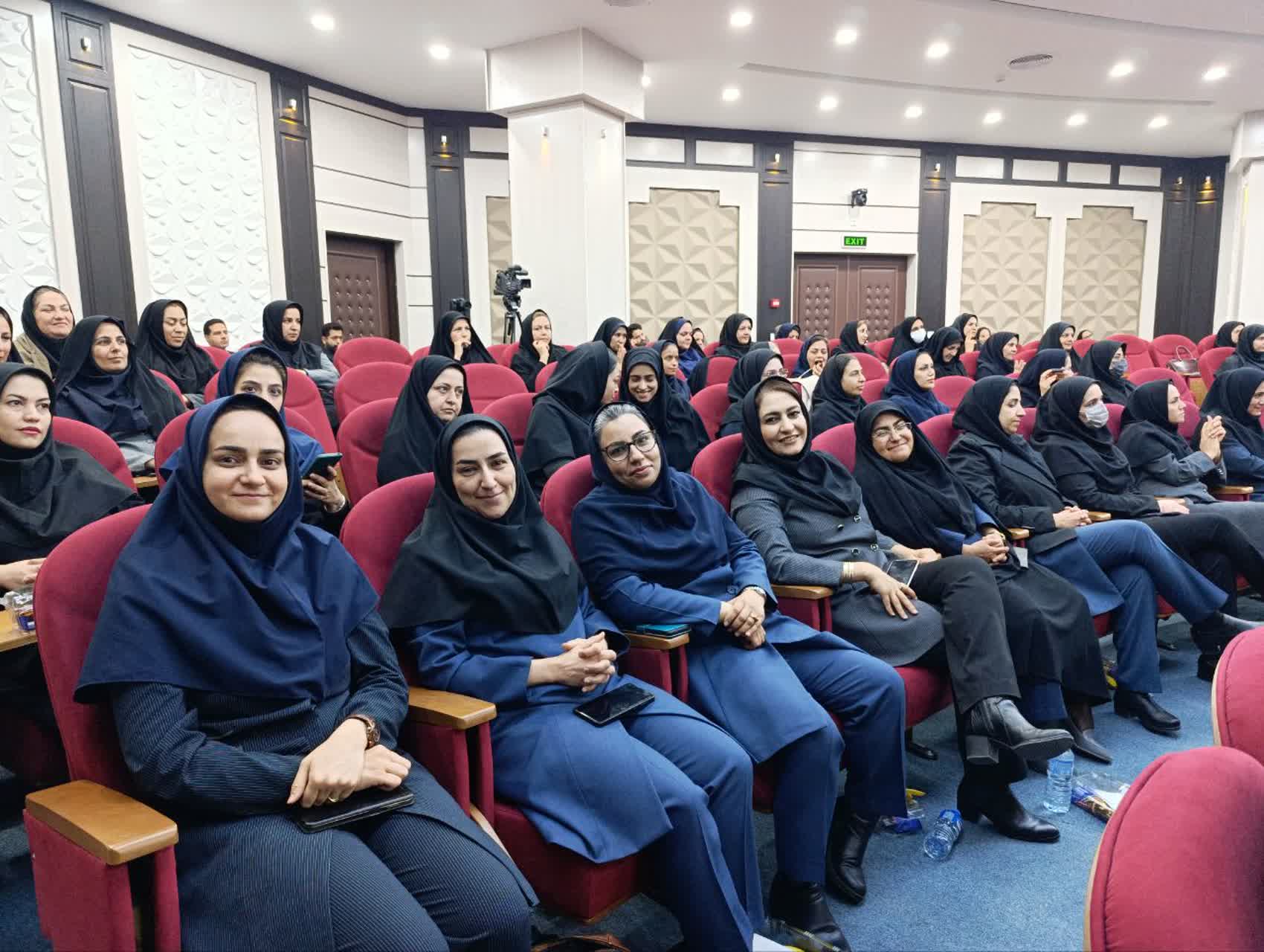 حضور ۱۳۷ بانوی متخصص در صنعت آب و برق خراسان جنوبی/ ۷ نفر از بانوان، فرزندان شهید هستند