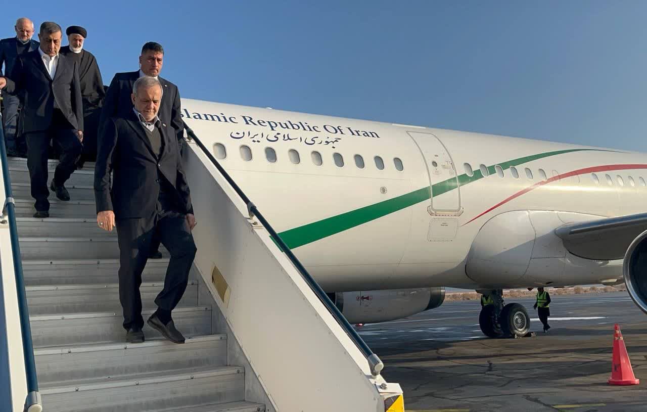 نخستین سفر رئیس دولت چهاردهم به خراسان جنوبی/ پزشکیان وارد بیرجند شد نخستین سفر رئیس دولت چهاردهم به خراسان جنوبی/ پزشکیان وارد بیرجند شد