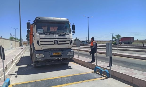 کشف و شناسایی بیش از ۵۶۴۰ تخلف اضافه تناژ در سطح محورهای خراسان جنوبی