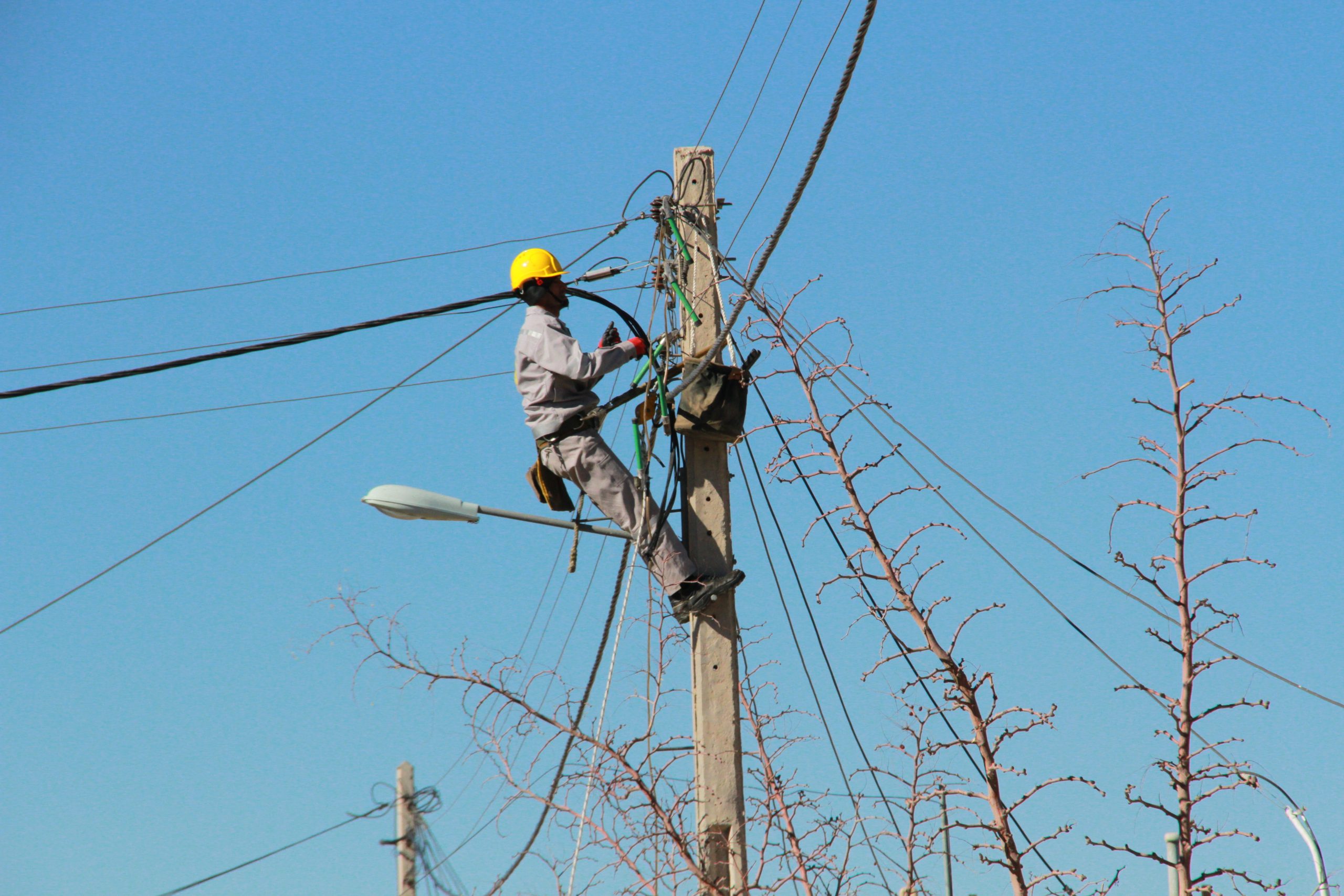 بهرهبرداری از ۱۲۷ پروژه صنعت برق خراسان جنوبی بهرهبرداری از ۱۲۷ پروژه صنعت برق خراسان جنوبی