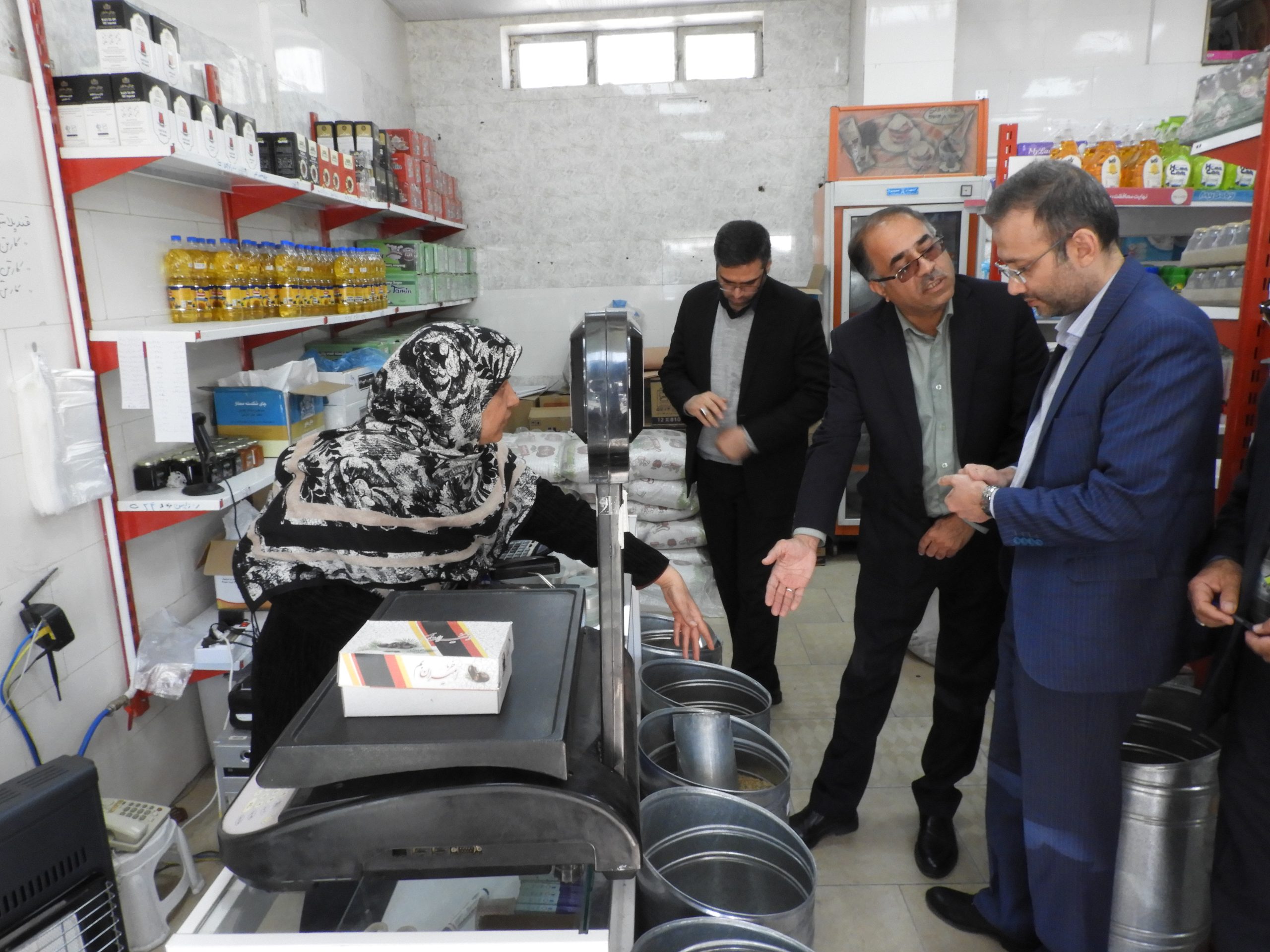 نظارت بازرسی کل خراسان جنوبی بر اجرای طرح ضیافت در بازار بیرجند