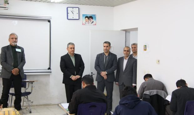 رقابت ۳۵۶ نفر در آزمون استخدامی شرکت توزیع برق خراسان جنوبی