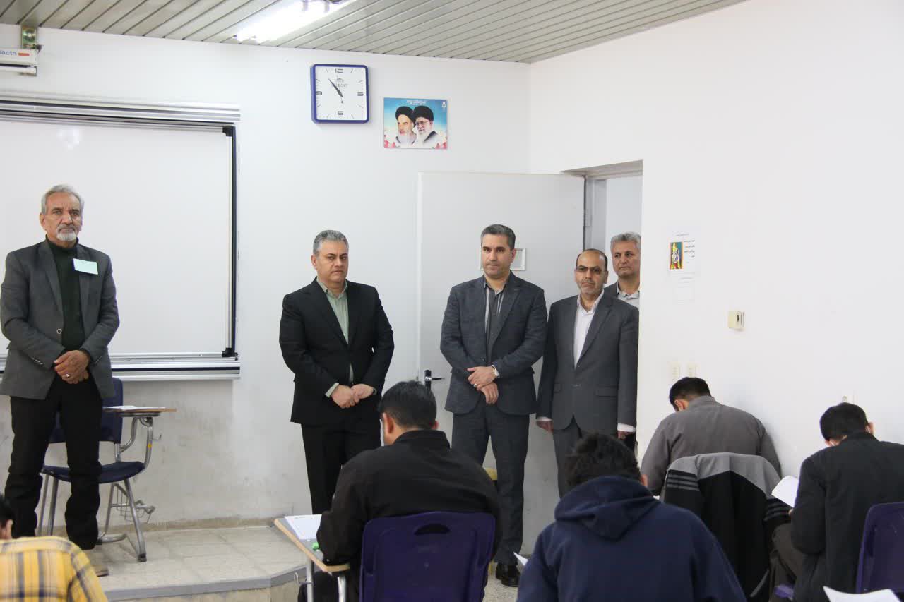 رقابت ۳۵۶ نفر در آزمون استخدامی شرکت توزیع برق خراسان جنوبی