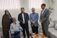 دیدار مدیر بیمه دی خراسان جنوبی با خانواده‌های ایثارگران و بیماران خاص