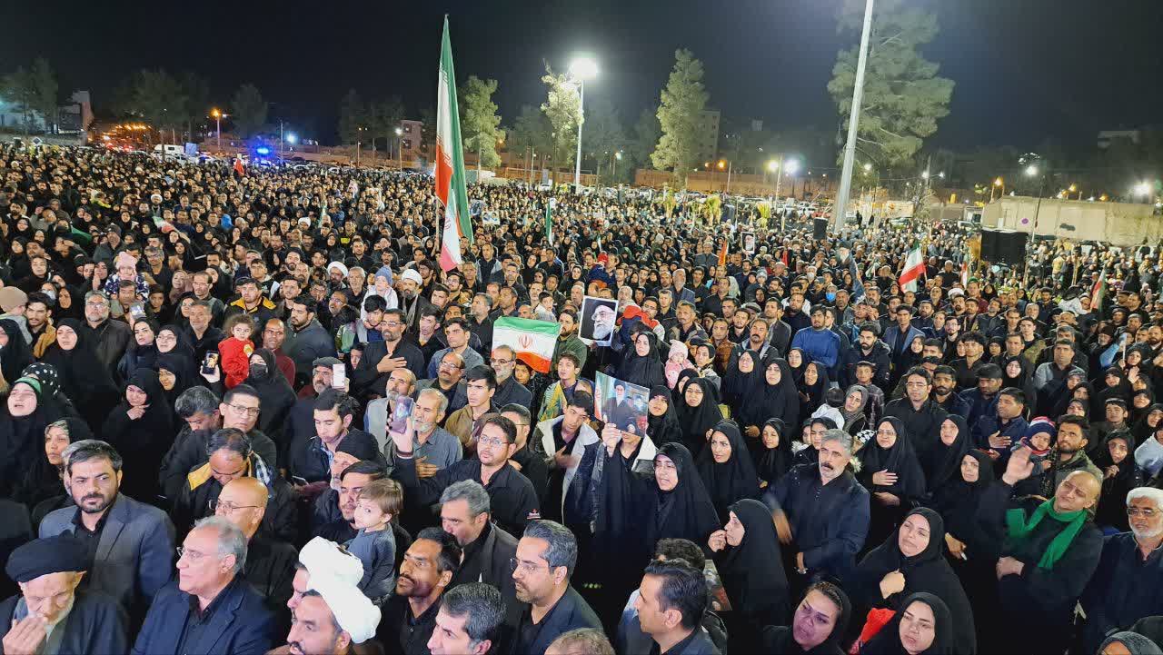 مراسم عزاداری شهادت امام خامنهای در بیرجند با حضور مسئولان و مردم مراسم عزاداری شهادت امام خامنهای در بیرجند با حضور مسئولان و مردم