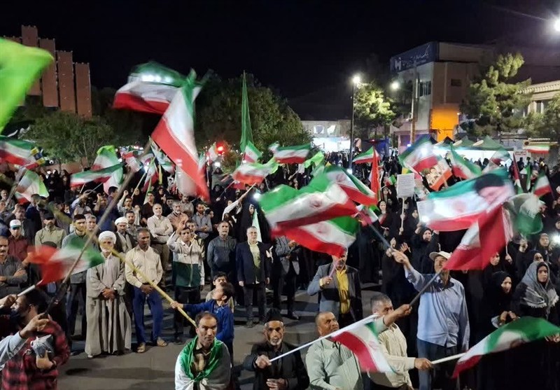 طنین بیعت در هشتادمین شب حضور؛ خراسان جنوبی یاد شهید جمهور را زنده کرد طنین بیعت در هشتادمین شب حضور؛ خراسان جنوبی یاد شهید جمهور را زنده کرد