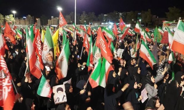 صد و بیست‌ودومین شب «قرار عاشقی»؛ تداوم حضور میدانی مردم خراسان جنوبی
