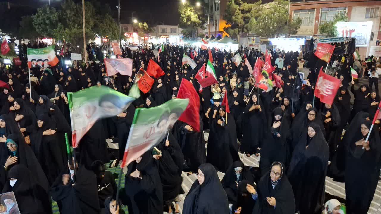 خراسان جنوبی در صدوسیوچهارمین قرار شبانه، صحنه حضور گسترده مردم شد خراسان جنوبی در صدوسیوچهارمین قرار شبانه، صحنه حضور گسترده مردم شد